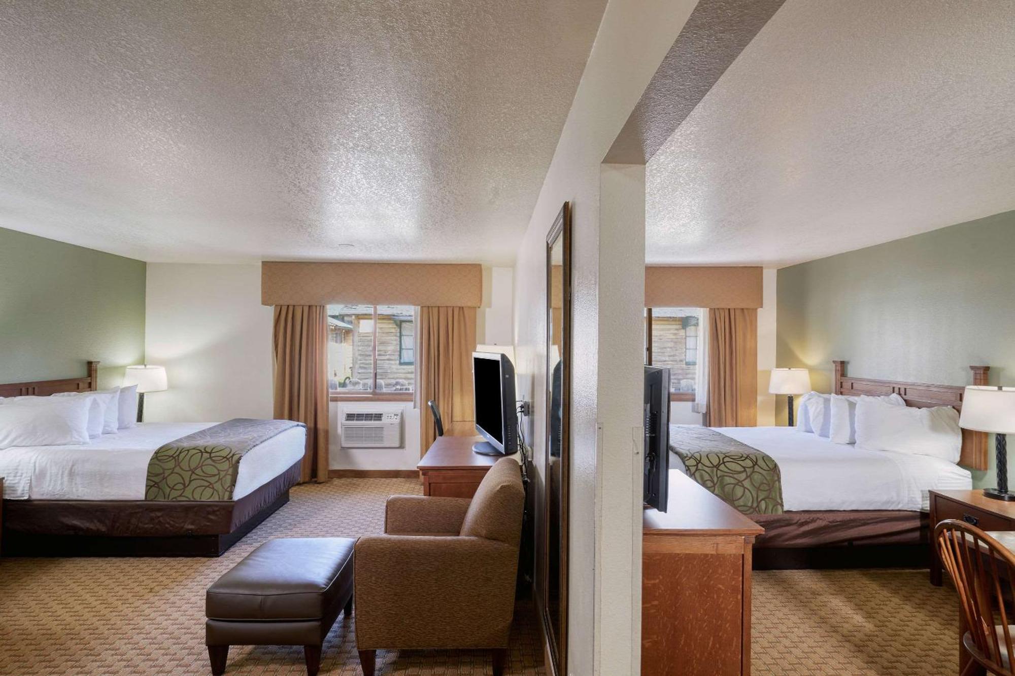 The Ridgeline Hotel At Yellowstone, Ascend Hotel Collection Gardiner Extérieur photo