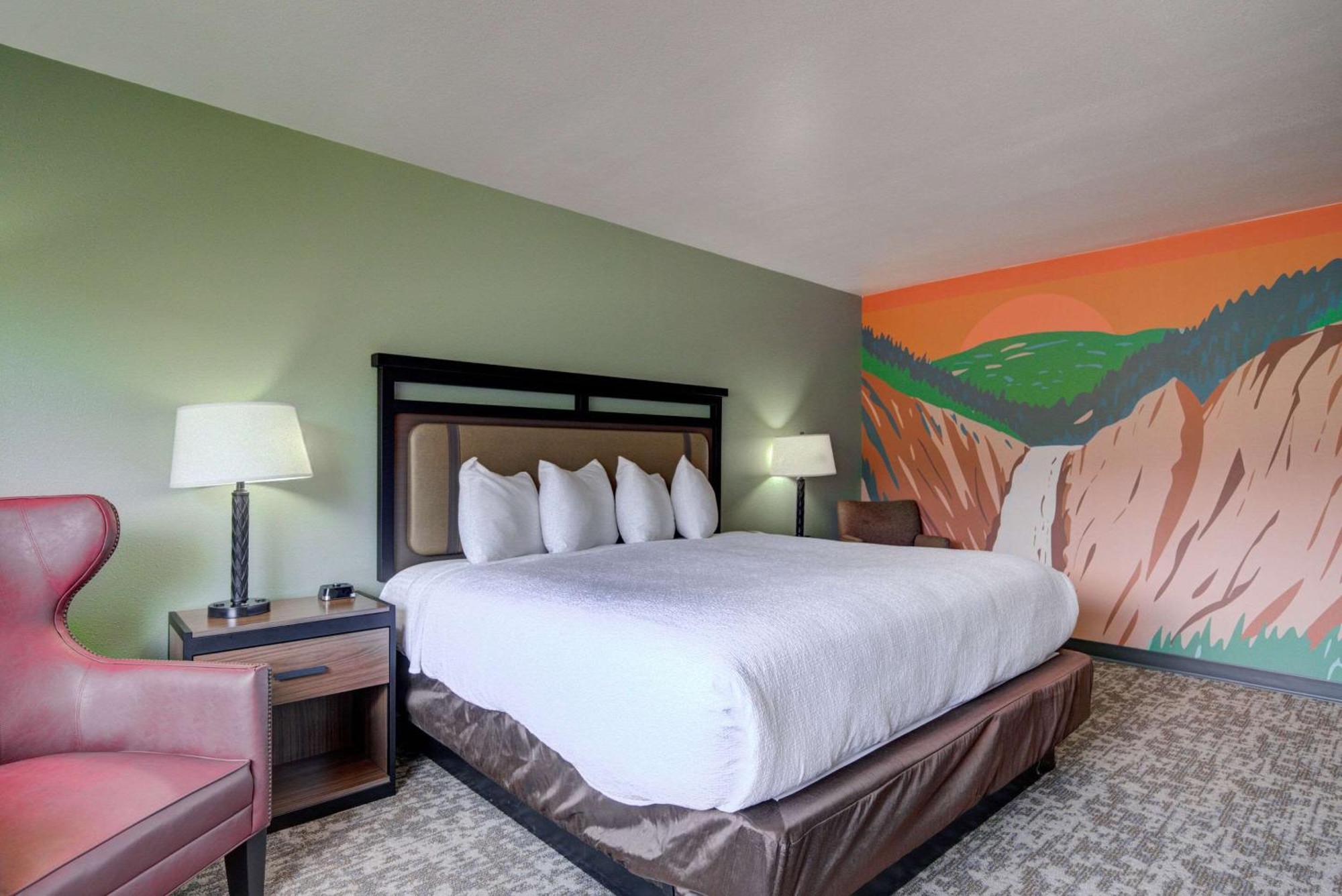 The Ridgeline Hotel At Yellowstone, Ascend Hotel Collection Gardiner Extérieur photo